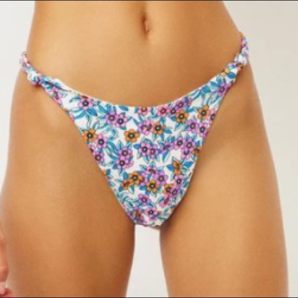Frankies Bikini Bottoms in Flower Farm